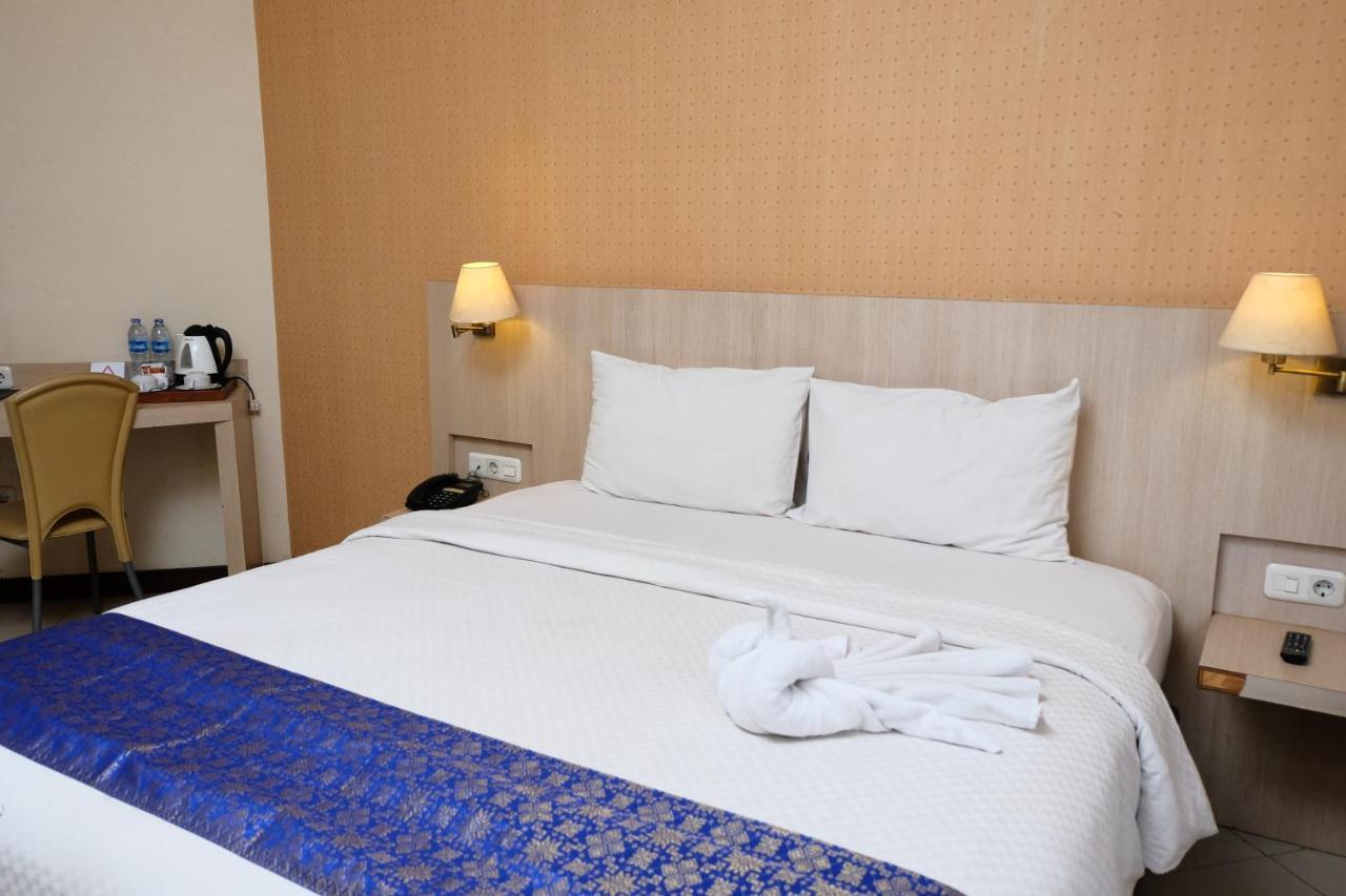 Rio City Hotel Palembang Exterior foto
