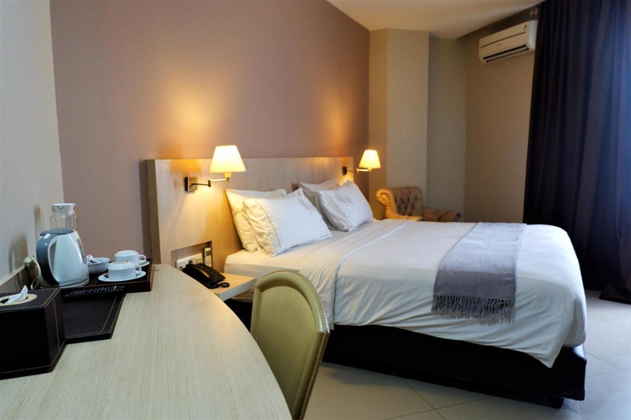 Rio City Hotel Palembang Exterior foto